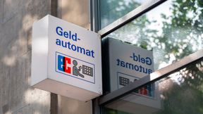 Die Girocard soll neue Funktionen bekommen und damit Mastercard, Paypal und Co. Konkurrenz machen. (Bild: © Chris Redan - stock.adobe.com)