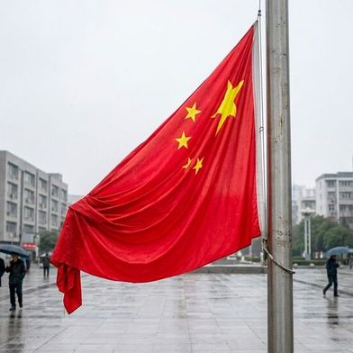 Even in July, the flag of the Chinese economy did not flutter particularly briskly in the air. Read here what’s happening and why production in China is apparently declining ... (Image:AI-generated)