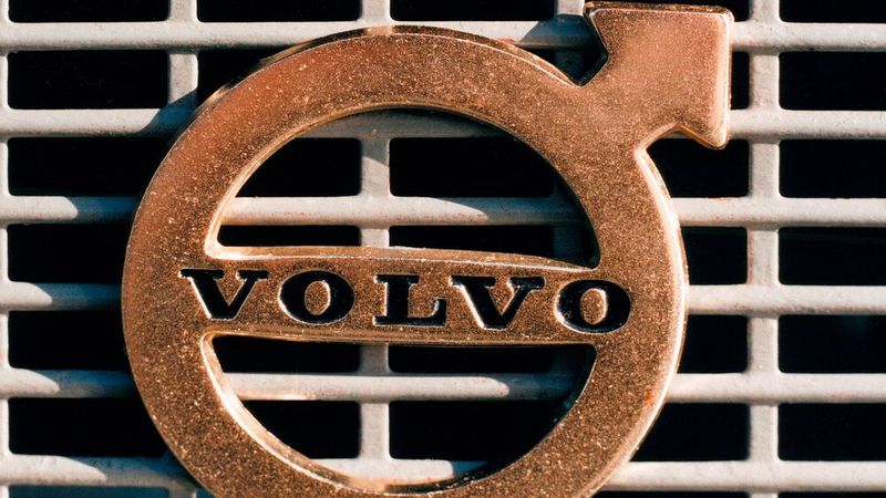 110 Jahre Volvo – Der Konzern Svenska Kullagerfabriken (SKF) gründete 1915 das Tochterunternehmen Volvo AB, die ersten Serienautos wurden 1927 ausgeliefert. (Bild: Volvo)