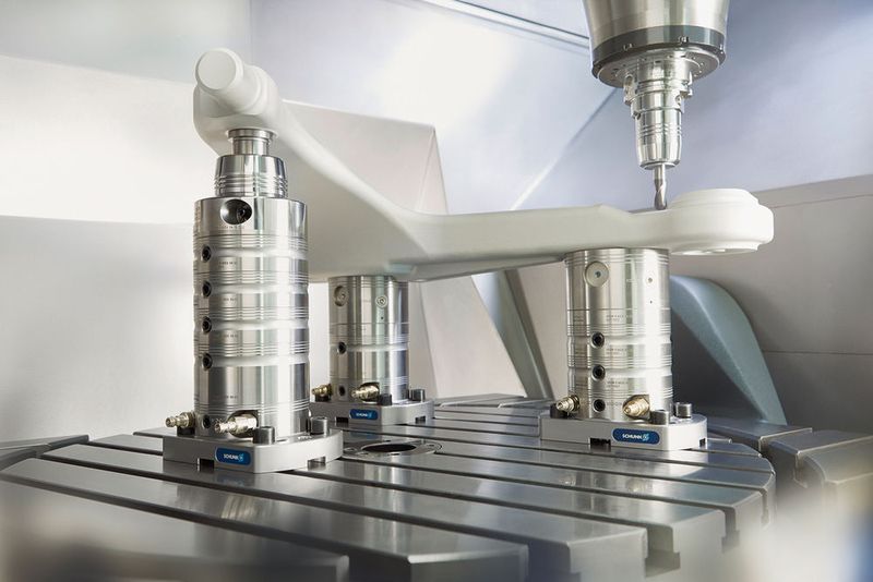 Der Schunk-Vero-S-Baukasten für die Werkstückdirektspannung ermöglicht eine optimale Zugänglichkeit und eine definierte Spannsituation. Aufgrund der feinen Abstufung der standardisierten Stapelmodule sind unterschiedlichste Spannhöhen realisierbar. (Bild: Schunk)