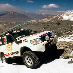Gut für Rekorde: Am Ojos del Salado in Chile erreichte ein Land Cruiser 2005 die Weltrekordhöhe für Kraftfahrzeuge von 6.358 Metern über NN.(Bild:  Toyota)
