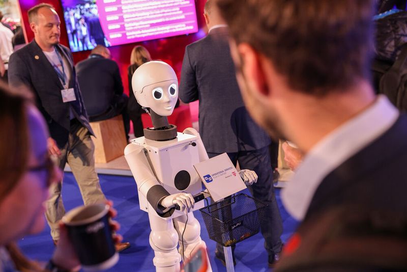 Roboter wie Pepper zogen auch auf der Smart Country Convention alle Blicke auf sich. (Bild: © Messe Berlin GmbH)