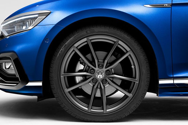 Nicht wenige Branchenbeobachter werteten jene Pläne von Volkswagen zuletzt als klares Zeichen dafür, dass der Business-Klassiker der Wolfsburger komplett vor dem Aus stehen könnte. (VW)