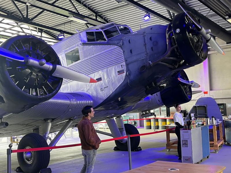 Vorträge, eine Partner-Ausstellung sowie Zeit zum Netzwerken standen auf der Agenda. Am Ende gab es dann noch eine JU-52-Führung. (Bild: Vogel IT-Medien)