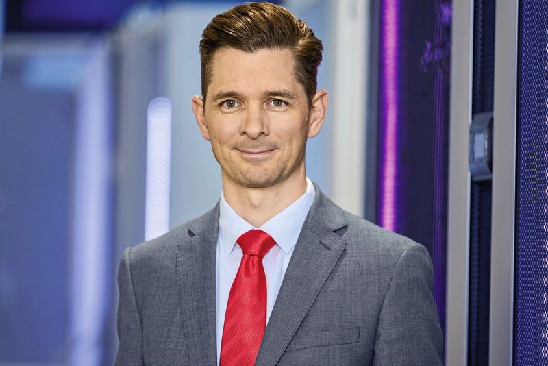 Philipp Guth, CTO Rittal International: „Um den schnellen Infrastruktur-Ausbau technisch, wirtschaftlich und organisatorisch zu realisieren, braucht es hochgradige Standardisierung sowie Skalierbarkeit durch modularen Aufbau und weltweite Verfügbarkeit.“ (Bild: Rittal)