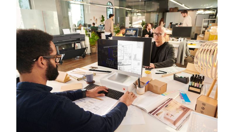 Bei der Zukunft des Bauwesens geht es nicht darum, zwischen Papier und Digital zu wählen. Es geht darum, beides über den gesamten Workflow hinweg zu verknüpfen. (Bild:  HP)