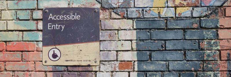 „Wir müssen schon früh in der Ausbildung das Accessibility-first Mindset etablieren und bei erfahrenen Entwicklern das Bewusstsein dafür schärfen“, meint Sara Faatz.(Bild:  untodesign_ / Unsplash)