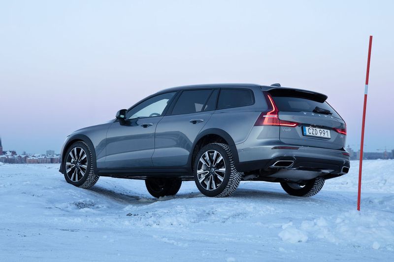 Preislich startet der Cross Country bei 52.350 Euro (Volvo)