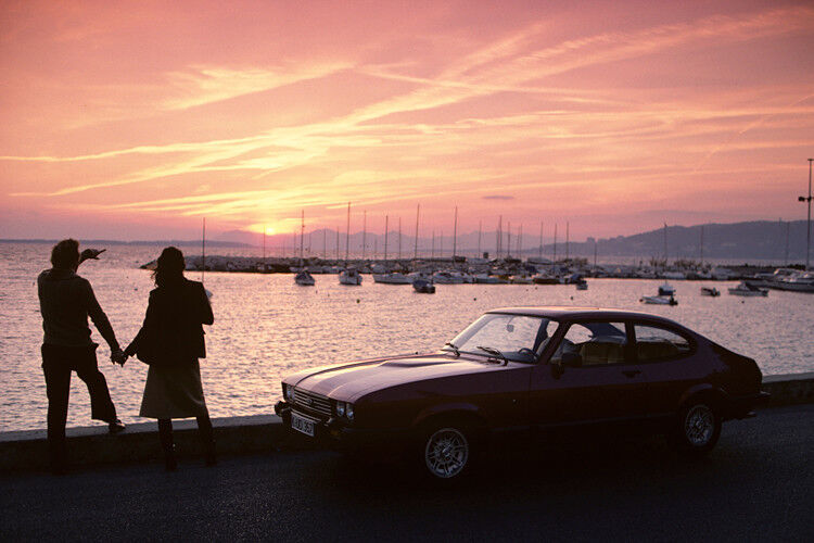 In Großbritannien galt der Capri Anfang der 1980er unter Jugendlichen als coolstes Coupé überhaupt. Tatsächlich überlebte das Modell deshalb als Rechtslenker bis ins Modelljahr 1987, während der letzte für Deutschland bestimmte Capri bereits 1985 vom Band lief. (Foto: Ford)