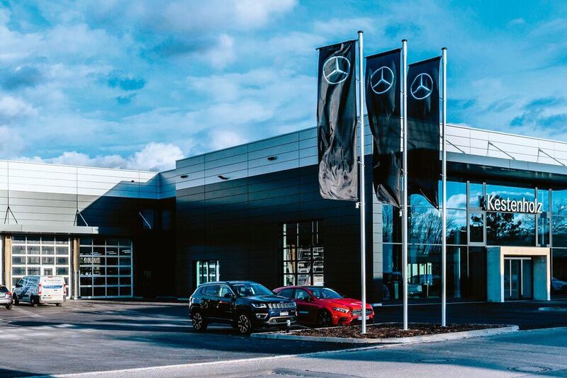Weitgehend unbemerkt hat sich im Südwesten der Republik ein neuer großer Mercedes-Benz-Händler etabliert. Die Mutter kommt aus der Schweiz. Der Aufstieg begann mit der Übernahme der Daimler-Niederlassung Freiburg im Jahre 2015. Heute ist Kestenholz Marktführer in Südbaden (Kestenholz)