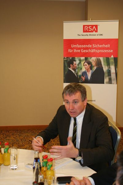 Richard Hellmeier, Vorstand von Computerlinks, mahnt zu mehr Vorsicht in Krisenzeiten. (Archiv: Vogel Business Media)