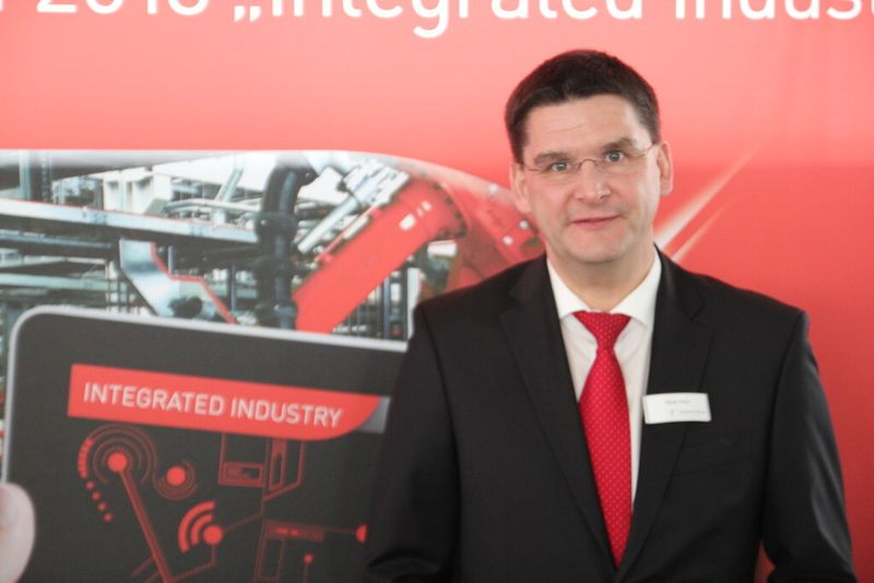 „In Sachen Oberflächentechnik befinden wir uns momentan in einer richtigen Aufbruchsstimmung“, sagt Oliver Frese, Geschäftsbereichsleiter der Hannover-Messe. (Bild: Fouhy)