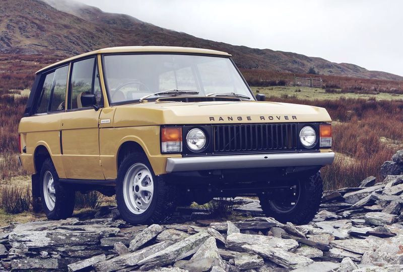 Das erste von zehn Fahrzeugen aus der ersten Range-Rover-Generation wurde jetzt im Rahmen des Reborn-Programms rundum erneuert. (Land Rover)