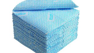 Die Wabenprägung verleiht den Wischtüchern Wypall* X80 Plus eine verbesserte, textilartige Struktur. (Kimberly-Clark)