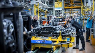 Mangel an elektronischen Bauteilen: Mercedes wird in dieser Woche in Rastatt in Kurzarbeit gehen. (Bild: Daimler)