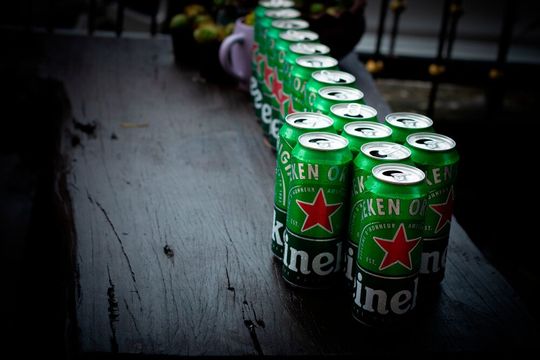 Der weltweit tätige Bierbrauer Heineken will in den kommenden zwei Jahren bis zu 6.000 Stellen streichen.(Bild:  frei lizenziert /  Pixabay)