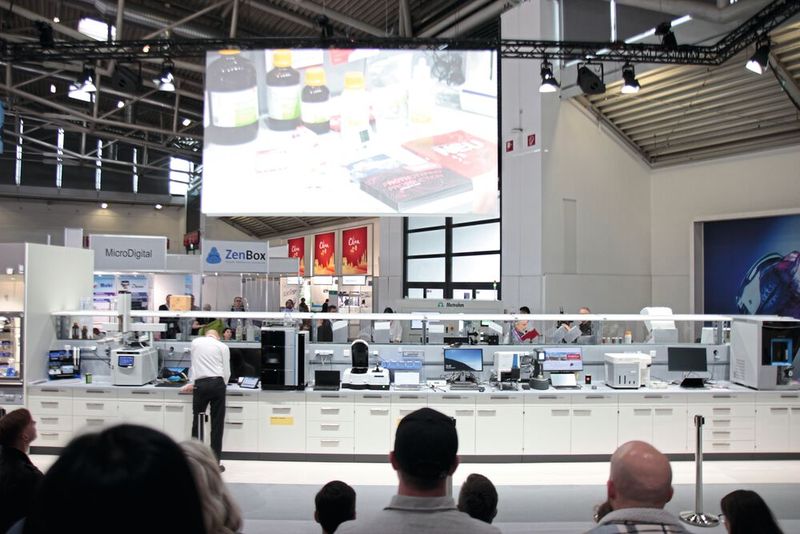 Dank Videoübertragung konnten alle Besucher die Präsentationen wie aus der ersten Reihe verfolgen. (Bild: VCG – C. Lüttmann)