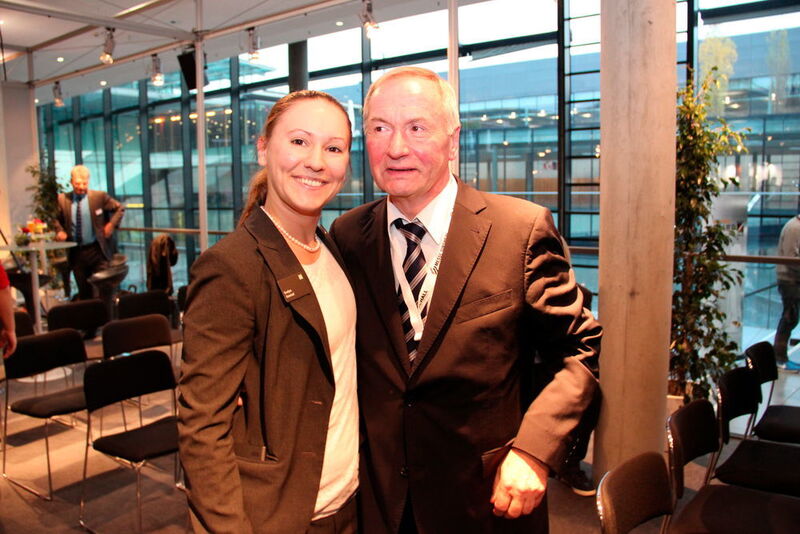 Die Blechexpo 2015 sah unseren Blechnet-König Dietmar Kuhn bei seiner letzten Aktion, bevor er in den wohlverdienten Ruhestand ging -- bye, bye Mr. Blechnet... (Finus)