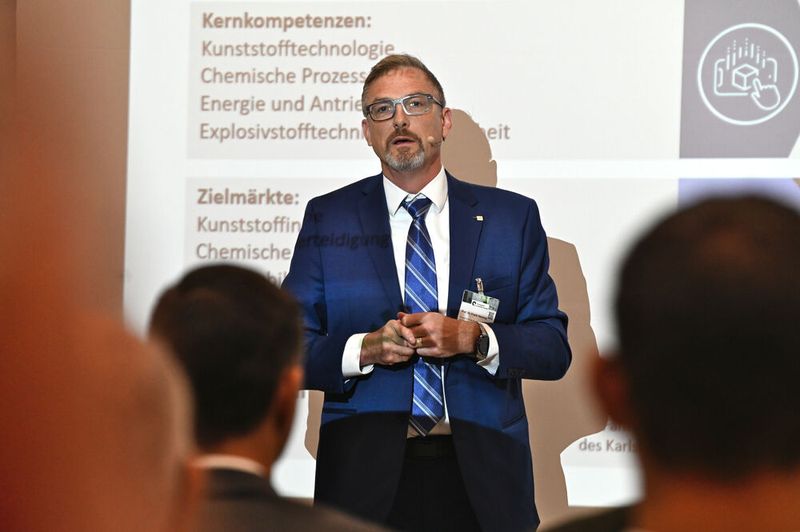Prof. Dr. Frank Henning, Institutsleiter des Fraunhofer-Institut für Chemische Technologie ICT (Bild: Stefanie Michel)