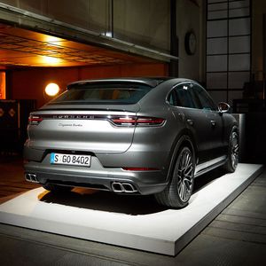 (Porsche)