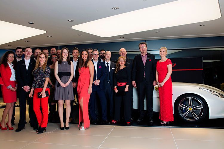 Das Ferrari-Team bei Tamsen. (Foto: Tamsen)