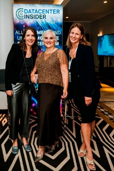 V.l. Brigitte Bonasera (Sales; Vogel IT-Medien), Ulrike Ostler (DataCenter-Insider) und Paula Breukel (Volontärin; Vogel IT-Medien). (Bild: Manuel Emme Fotografie)