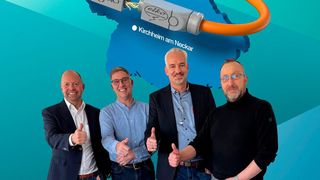 Durch den Zusammenschluss von Igus und Elko erhalten Kunden im süddeutschen Raum einen noch schnelleren Zugang zu ihrer optimalen konfektionierten Leitung. Im Bild: Michael Blass, Markus Grözinger, Christian Stremlau, Harwig Nuß (v.l.n.r.) (Bild: Igus)