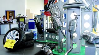 Ersatzteile und Zubehörartikel sind im Kundenzentrum verkaufsfördernd zu präsentieren. (Foto: Rubbel)