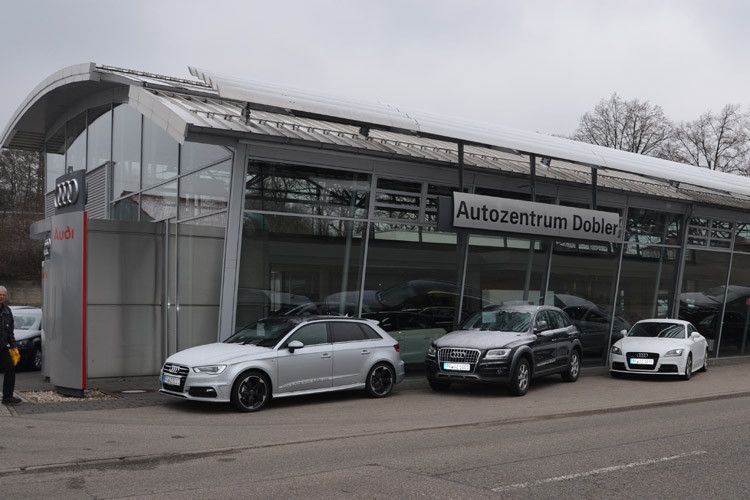 Der Audi-Verkaufsraum liegt auf der anderen Straßenseite. (Foto: Preising)