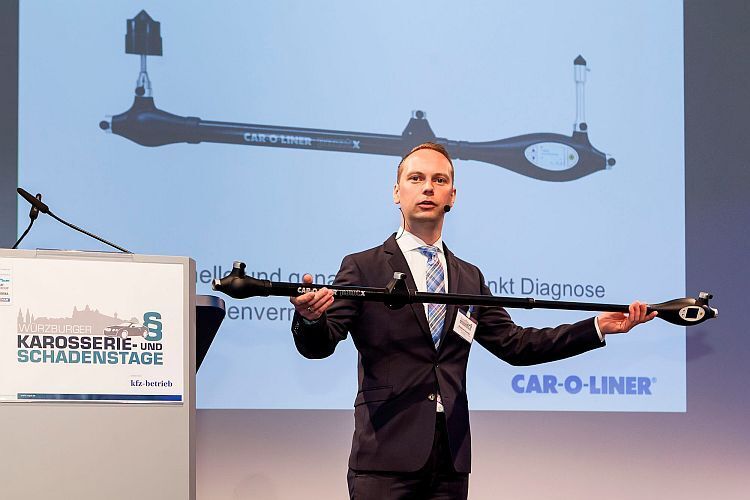 Und noch einmal Point X: Stefan Paschke von Car-o-liner referierte über das elektronische Vermessen als Grundlage einer Kalkulation. (Stefan Bausewein)
