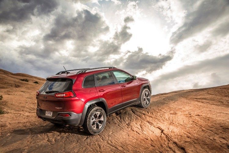 Der Cherokee kommt bei uns zu Schätzpreisen ab etwa 36.000 Euro in den Handel. (Foto: Jeep)