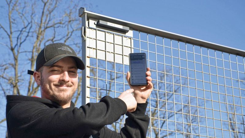 Der Dienstleister Zentek hat in NRW bereits etliche Entsorgungsbehälter digitalisiert. Sie stehen auch in Kfz-Betrieben wie dem Autohaus Sieberichs in Stolberg.(Bild:  s)