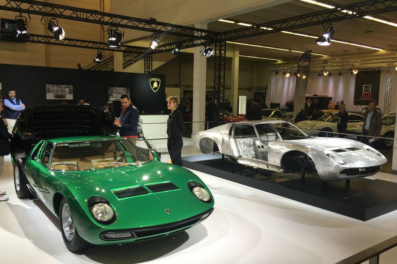 Für Lamborghini-Fans gab es diesen Miura zu bestaunen. Er feiert in diesem Jahr seinen 50. Geburtstag. (Foto: press-inform)