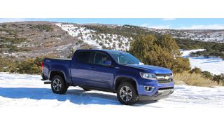 Spektakuläre Panoramen und Straßen: Auf dem Weg durch die Rocky Mountains geht es hoch hinaus. Auf Erkundungstour im Bundesstaat Colorado – mit einem Chevrolet gleichen Namens. (SP-X/Benjamin Bessinger)