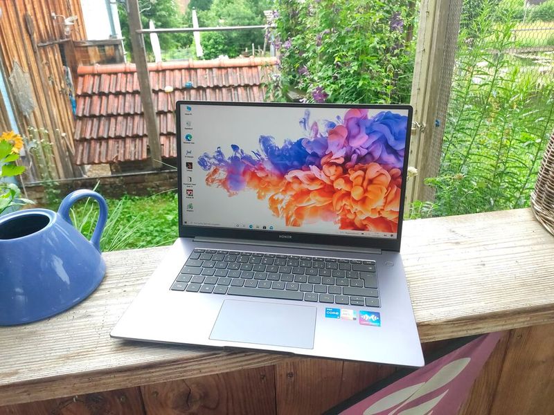 In dem schlanken Aluminiumgehäuse arbeitet beim Testgerät als Prozessor ein Core i5-1135G7 aus Intels Tiger-Lake-Familie. (Bild: Vogel IT-Medien)