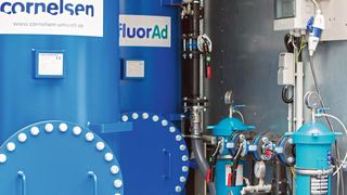 Die in einen Übersee-Container untergebrachte „Mobile Löschwasser-Behandlungsanlage“ ist in der Lage, mit per- und polyfluorierten Chemikalien (PFC) belastete Löschwässer zu reinigen. (EWG / Cornelsen)