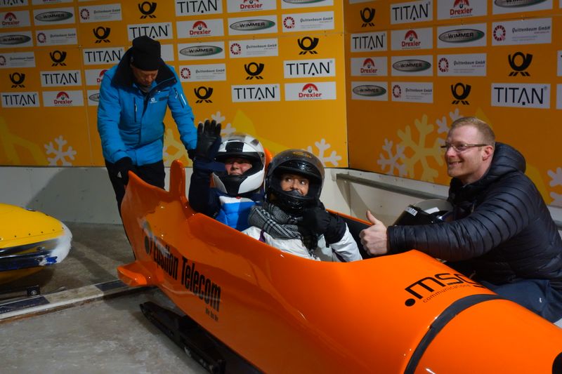 Letzte Anweisungen von Manuel Machata an die Acroni- Ladies Sonja Keller und Sharon Heidorn. (Vogel IT-Medien GmbH)