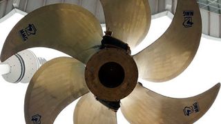 Erster Blickfang der Besucher der Messe SMM: ein gut 91 t schwerer Schiffspropeller am Eingang zum Messegelände in Hamburg. Bild: MMG (Archiv: Vogel Business Media)