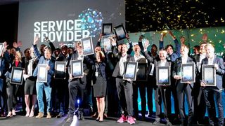 So sehen Gewinner aus! Die stolzen Preisträger der Service Provider Awards 2022 posierten gemeinsam für ein Gruppenfoto. (Bild: Vogel IT-Medien)