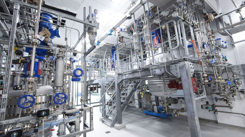Anlage zur Herstellung von Feststoffen im neuen Technikum von BASF (Bild: BASF)