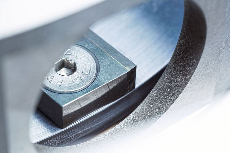 Nachrüsten leicht gemacht: Mit E3-Beatern bestückte Mahlscheiben können innerhalb kurzer Zeit in die Maschinen eingebaut werden, ohne dass weitere Komponenten verändert werden müssten. (Bild: Hosokawa Alpine)