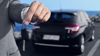 Arbeitgeber sollten nicht leichtfertig Dienstautos vergeben. (© nito - Fotolia)