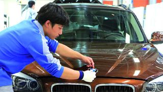 Die CCC-Zertifizierung erfordert neben einer gewissen Vorbereitungszeit die Begleitung durch einen erfahrenen Übersetzer, der Missverständnisse oder Unklarheiten durch interkulturelle Sensibilität und Verhandlungsgeschick aus dem Weg räumen kann. (Foto: BMW)