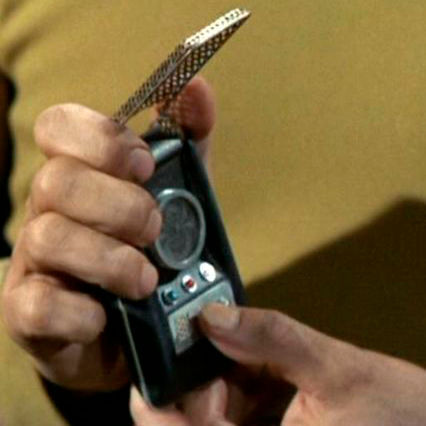 Klappfunkgerät für die Hosentasche: So stellten sich die Star-Trek-Macher 1966 einen Kommunikator der Sternenflotte vor. (Bild: Memory Alpha / Paramount)