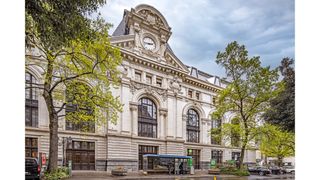Der denkmalgeschützte Bahnhof Gare de Montreux wurde aufwändig modernisiert und umgebaut. (Bild: Lorenz Frey / GEZE GmbH)