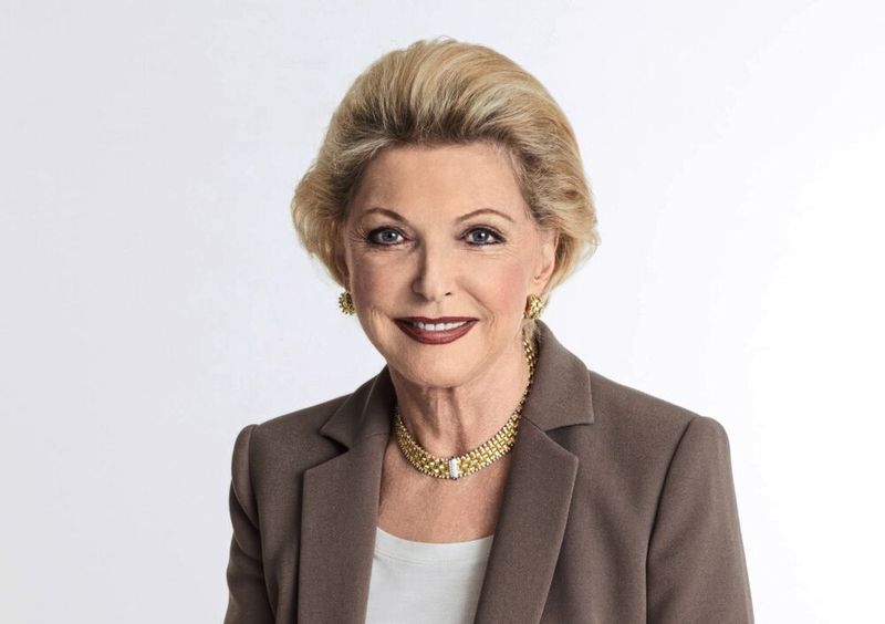 Das Ende einer Ära: Nach 25 Jahren zieht sich Maria-Elisabeth Schaeffler-Thumann aus Altersgründen aus dem Aufsichtsrat von Schaeffler zurück. Bei der Hauptversammlung am 20.4.2023 legt die Gründerwitwe ihr Mandat nieder. Als ihr Mann 1996 starb, trat die Matriarchin über Nacht in seine Fußstapfen. Unter ihrer Führung überstand der Zulieferer die Finanzkrise und wuchs zum Weltkonzern. (Bild: Schaeffler)