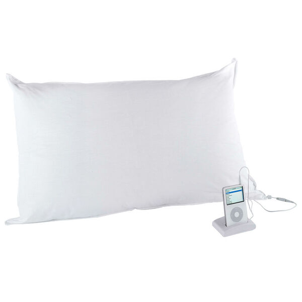 Auch bei Prezzybox.com gibt es das Sound Asleep Imusic Pillow für rund 17 Euro. Das Kissen macht Headsets im Bett oder auf dem Sofa überflüssig. Geht übrigens auch im Garten! (Prezzybox.com)