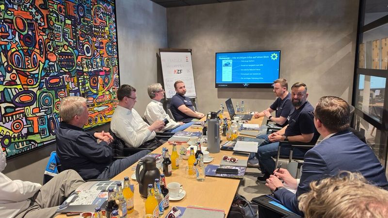 Das AZF-Team erläuterte der Jury des Automotive Business Awards seine IT-Projekte und seine Marketingstrategie. (Bild: Mauritz – VCG)