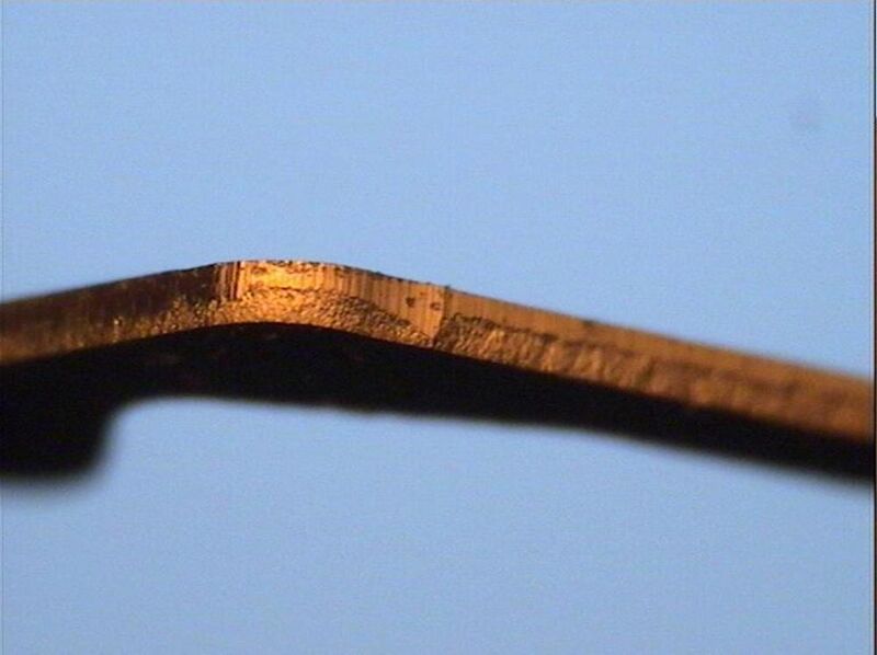 Bild 5: Kontaktoberfläche eines herkömmlichen AdvancedMC-Steckverbinders. (Archiv: Vogel Business Media)