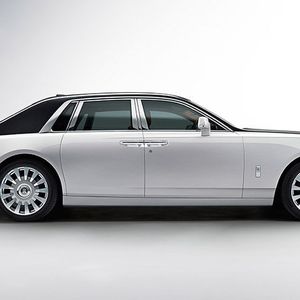 (Rolls-Royce)